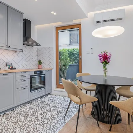 アパートホテル Inqse Brewery 4*